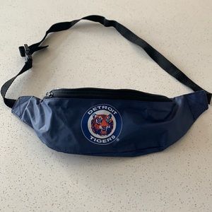 1980’s rare Detroit Tigers fanny pack